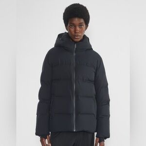 Aritzia TNA the Super Puff 2o